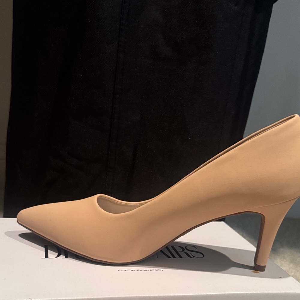 Dream Pairs Women's Beige Heels